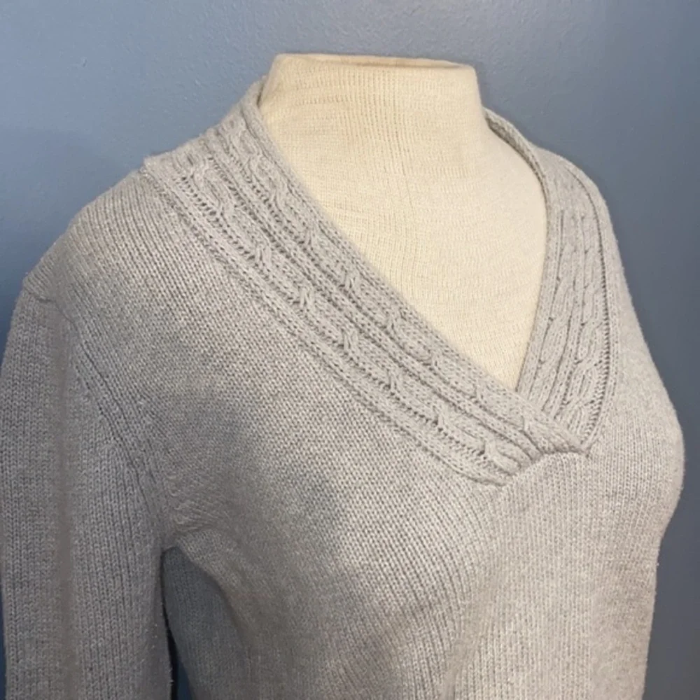 Converse Sweater V-Neck women’s large gray